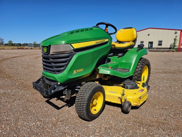 2016 John Deere X580 Lawn Tractor - $3,400